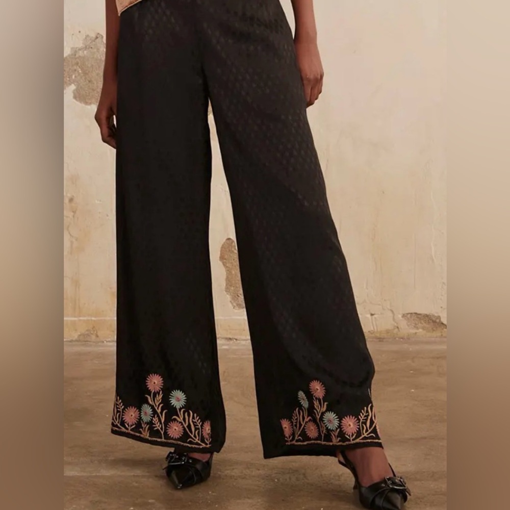Nekane/NKN  Black Wide-Leg Pants with Embroidered Floral Hem. Medium - Picture 7 of 9